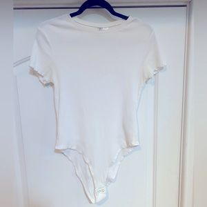 Divided Short Sleeve White Ribbed Bodysuit Size Large